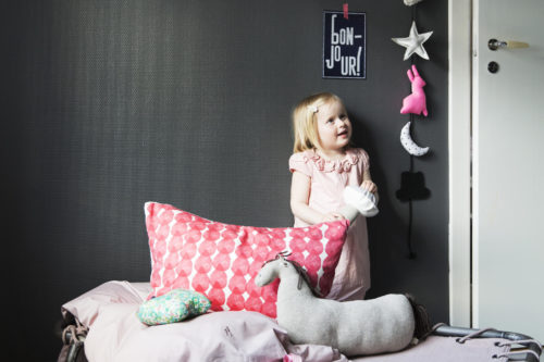 flicka barnrum svart